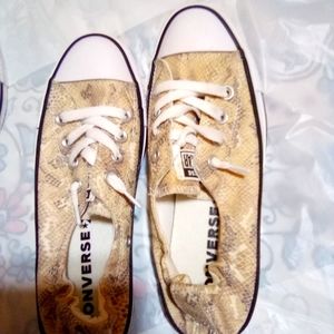 Women's Converse tennis shoes